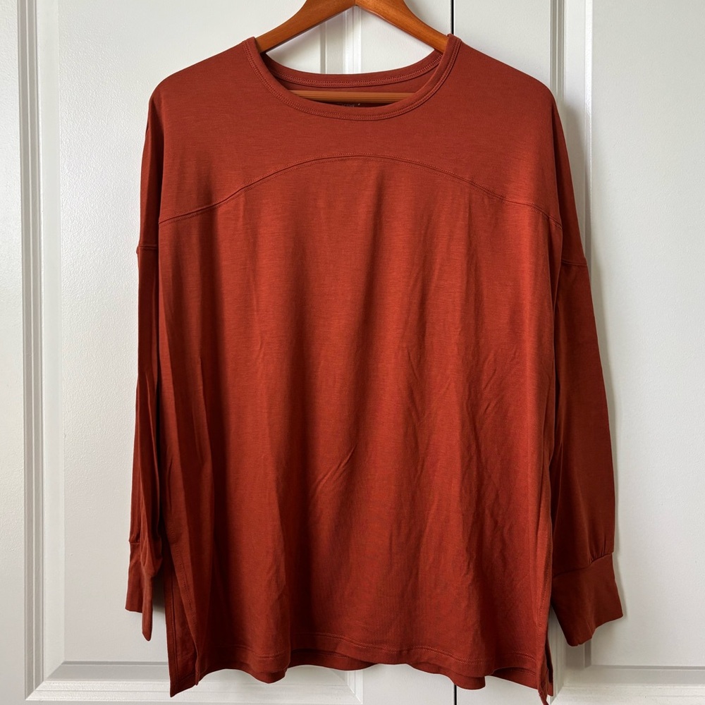 2 Old Navy Active Light Go Dry LS Tunic Workout Tops Size M Purple & Copper/Rust - Picture 4 of 7